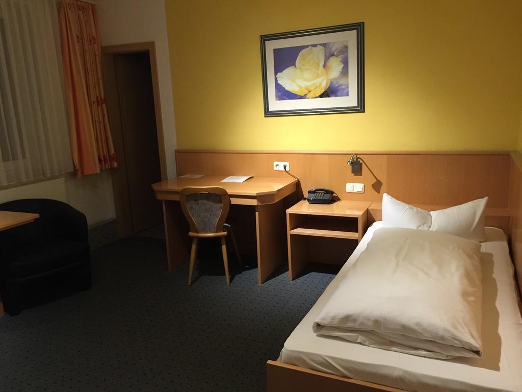 Hotel "Am Bergpark" Neue Drusel Kassel Esterno foto